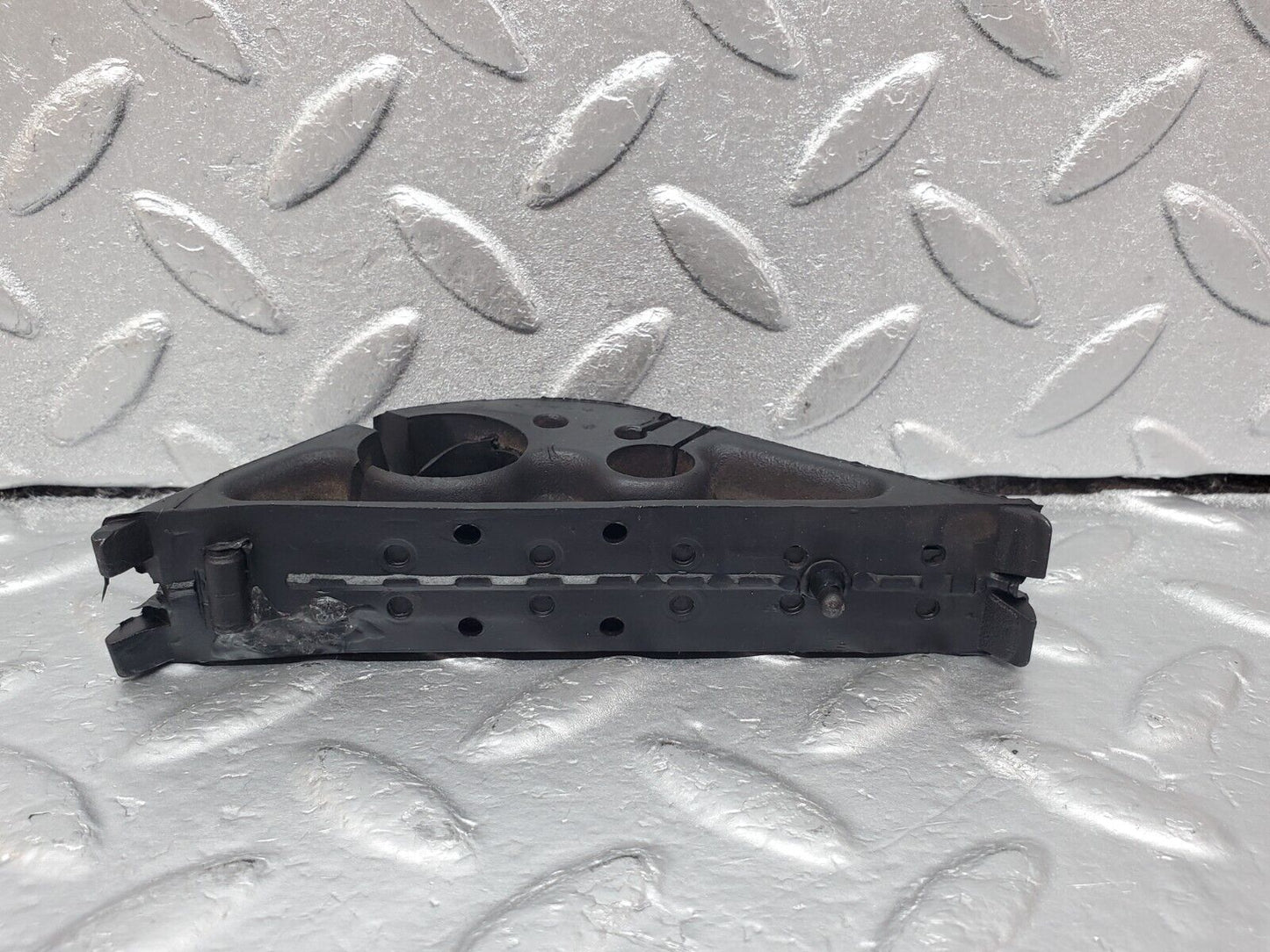 45727 Mercedes-Benz W126 420SE Firewall Grommet 1268050291