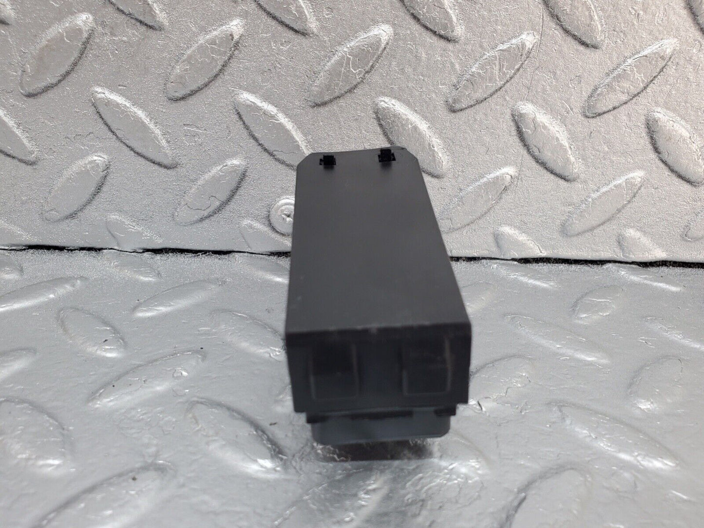 44650 Mercedes-Benz W124 220E Wire Distributor Connector 1245459340