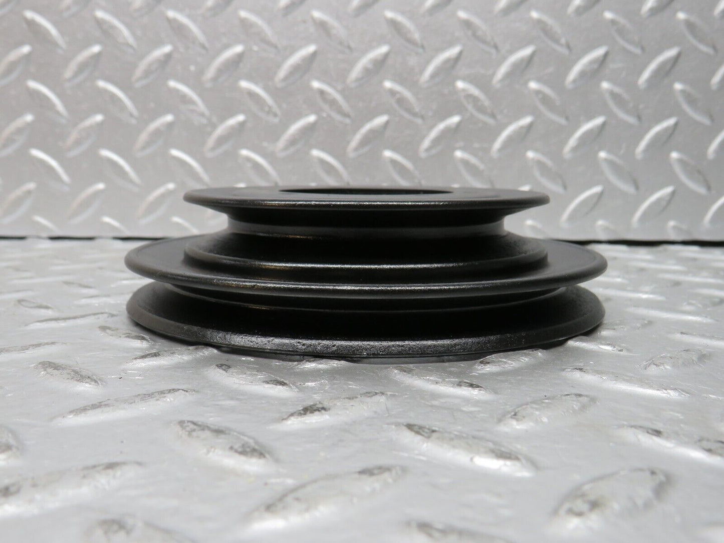 32020 Mercedes-Benz W123 230E Crankshaft Pulley 1020320404