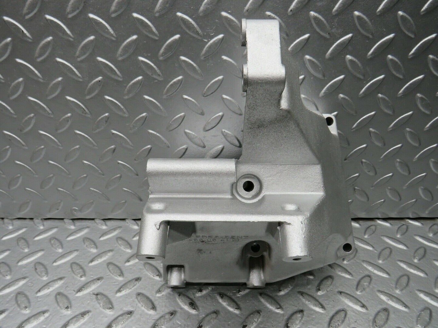 21898 Mercedes-Benz W126 300SE Power Steering Pump Bracket 1264660641