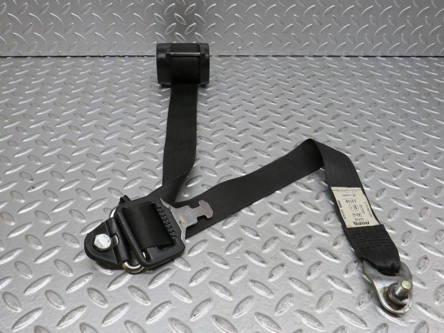 28161 Mercedes-Benz W123 280E Front Right Seat Belt 1238605285