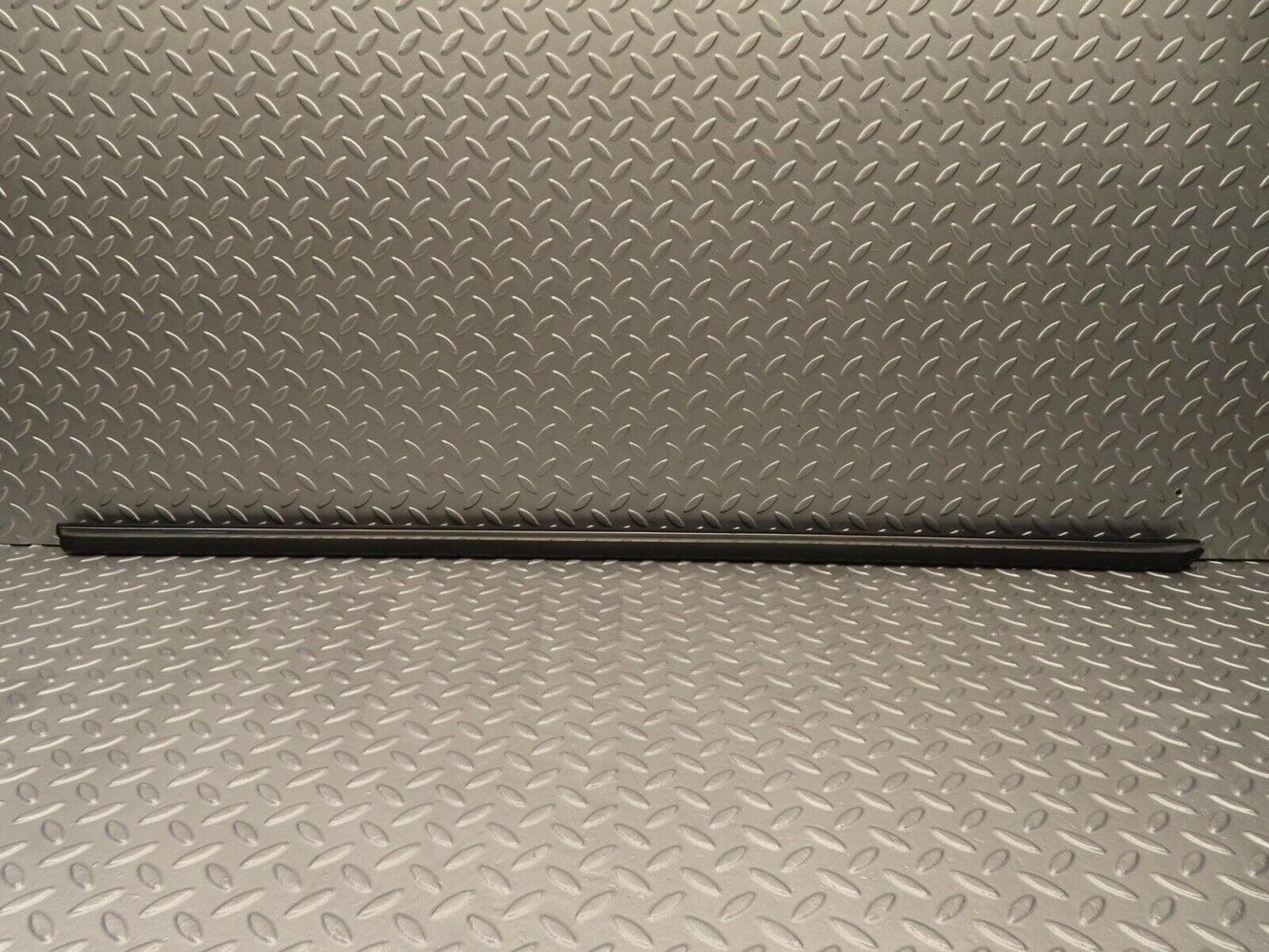 11821 Mercedes-Benz R107 450SL Right Door Centre Moulding Trim
