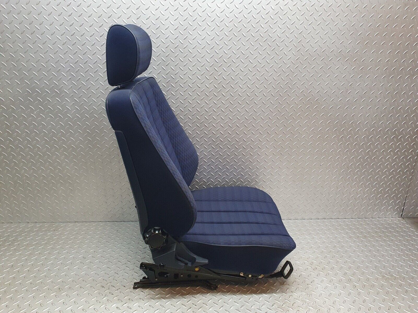 43031 Mercedes-Benz W201 190 Front Left Seat Blue 2019101450