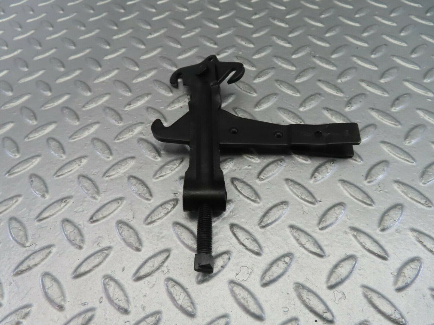 10850 Mercedes-Benz W123 230E Handbrake Adjusting Handbrake Regulator