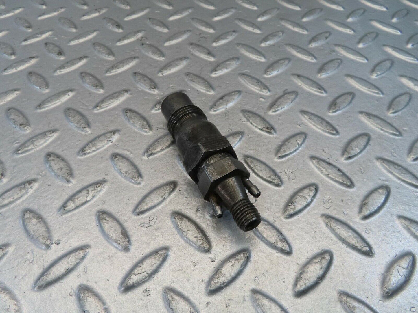 10984 Mercedes-Benz W115 220D Fuel Injector Bosch KCA30sd27/4