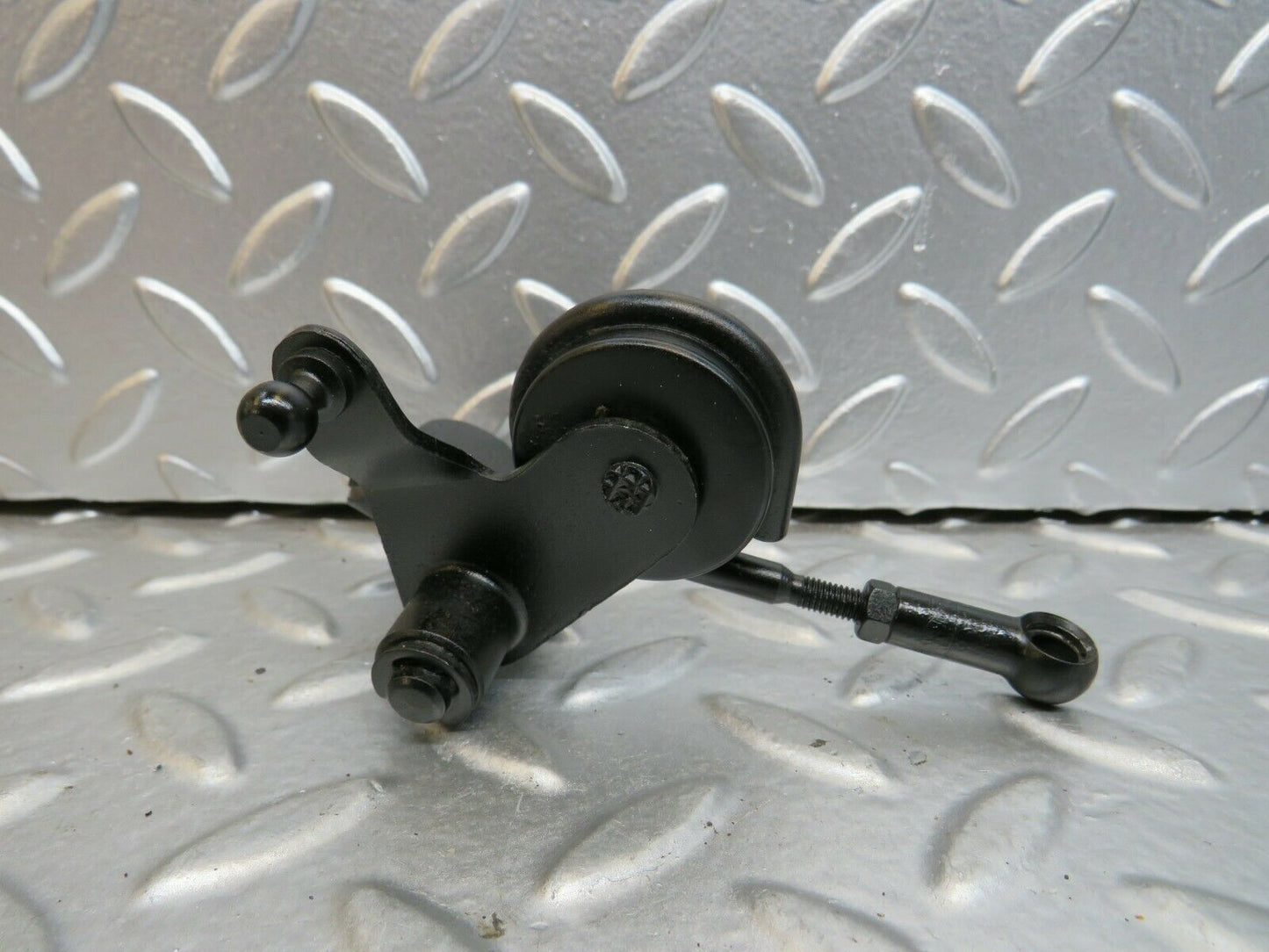 23401 Mercedes-Benz W116 350SE Throttle Linkage