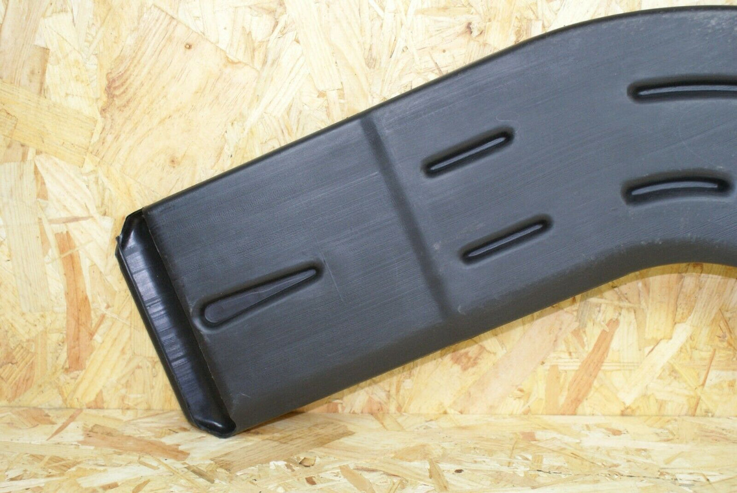 2225 Mercedes-Benz W123 280E Air Duct Pipe Right 1238311046