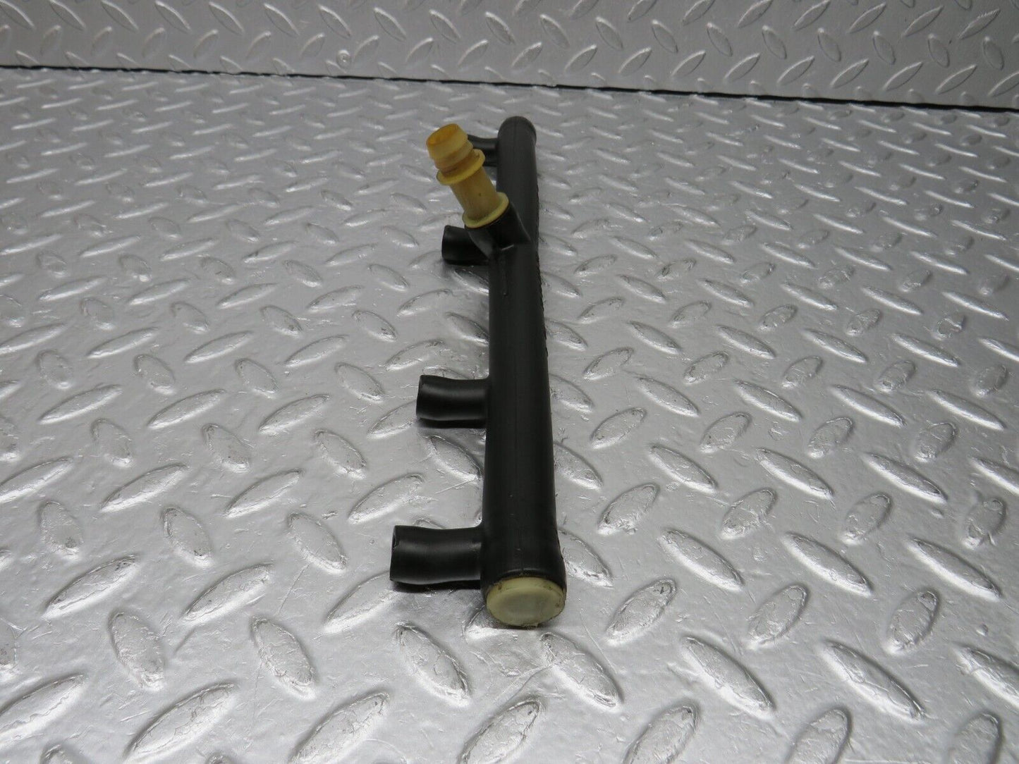 39161 Mercedes-Benz R107 500SL Air Intake Breather Hose Pipe 1160940982