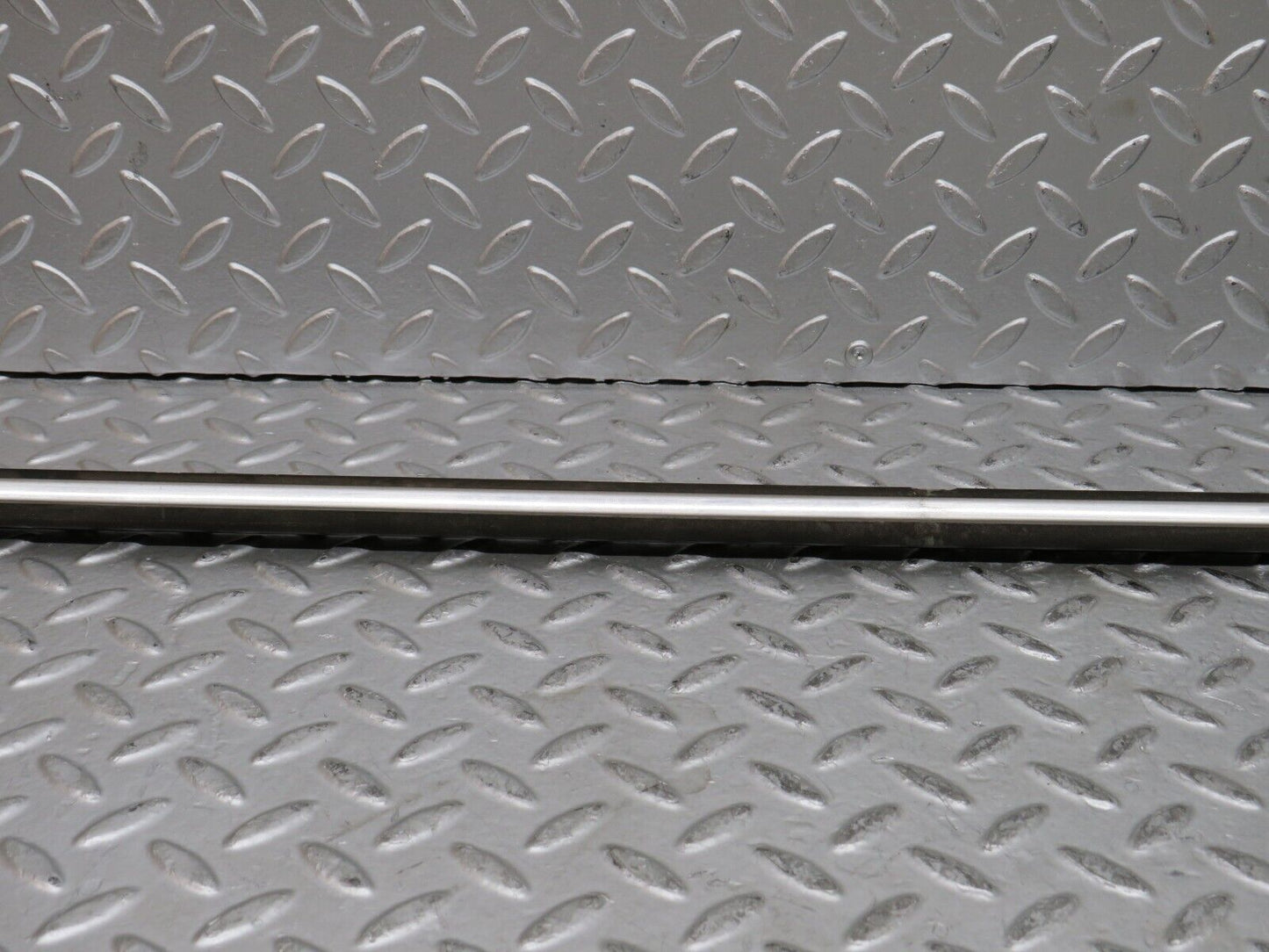28230 Mercedes-Benz S123 240D Wagon Rear Left Fender Centre Moulding Trim