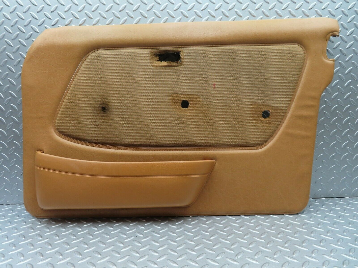 5722 Mercedes-Benz W123 200 Front Right Door Card
