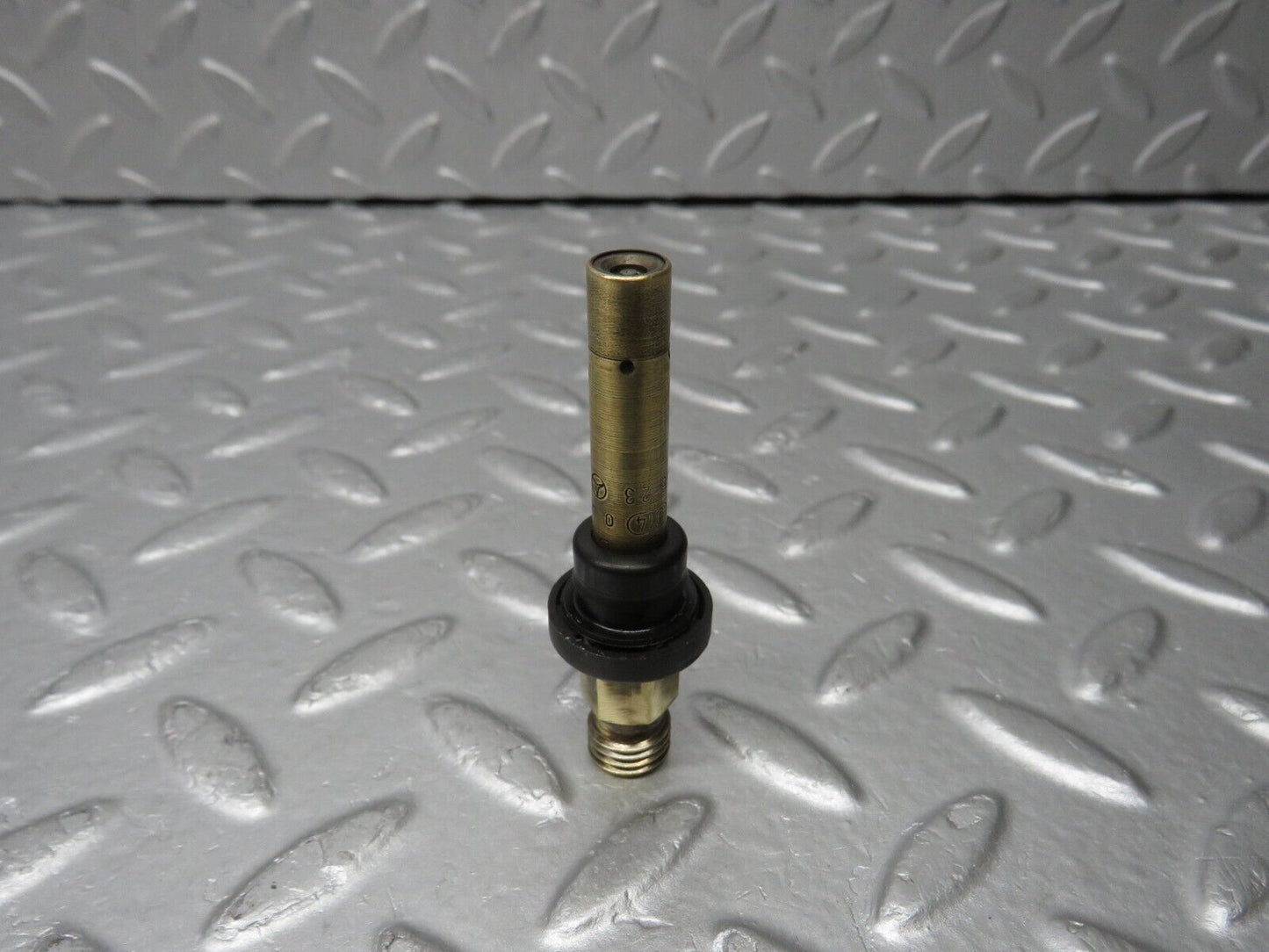 38906 Mercedes-Benz W201 190E 2.6L Fuel Injector Bosch 0000785623 0437502047