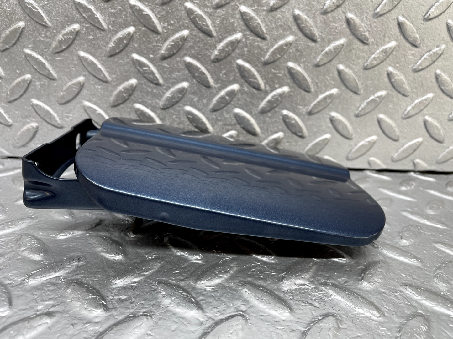 44274 Mercedes-Benz W123 280E Fuel Tank Flap Cap 1235840039