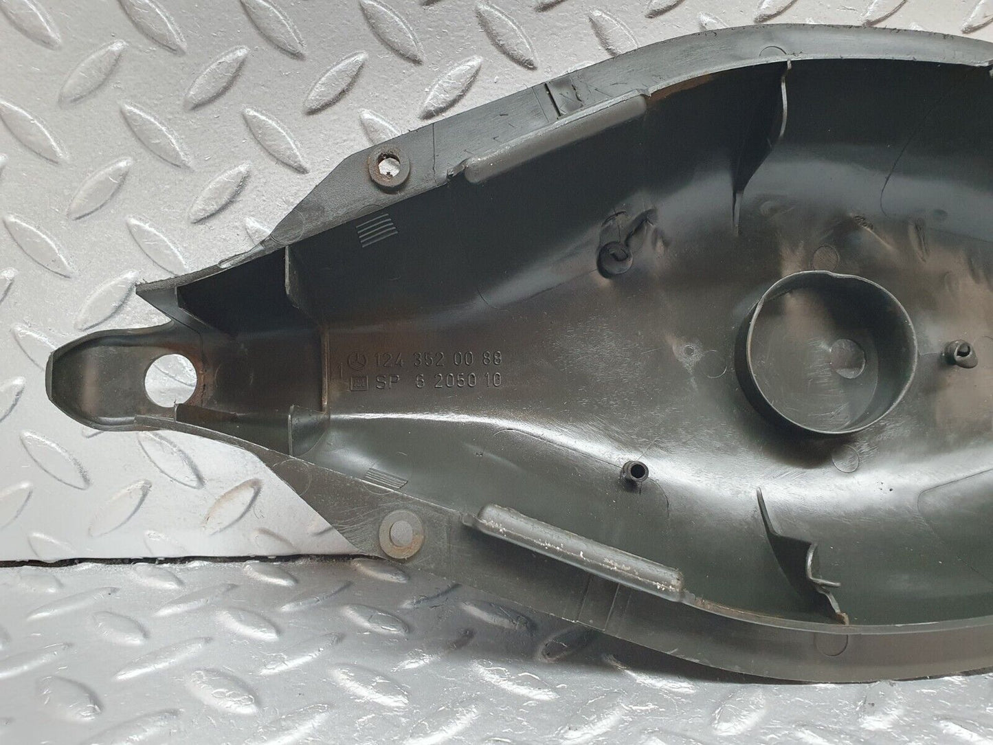 41584 Mercedes-Benz W124 200E Rear Control Arm Cover 1243520088