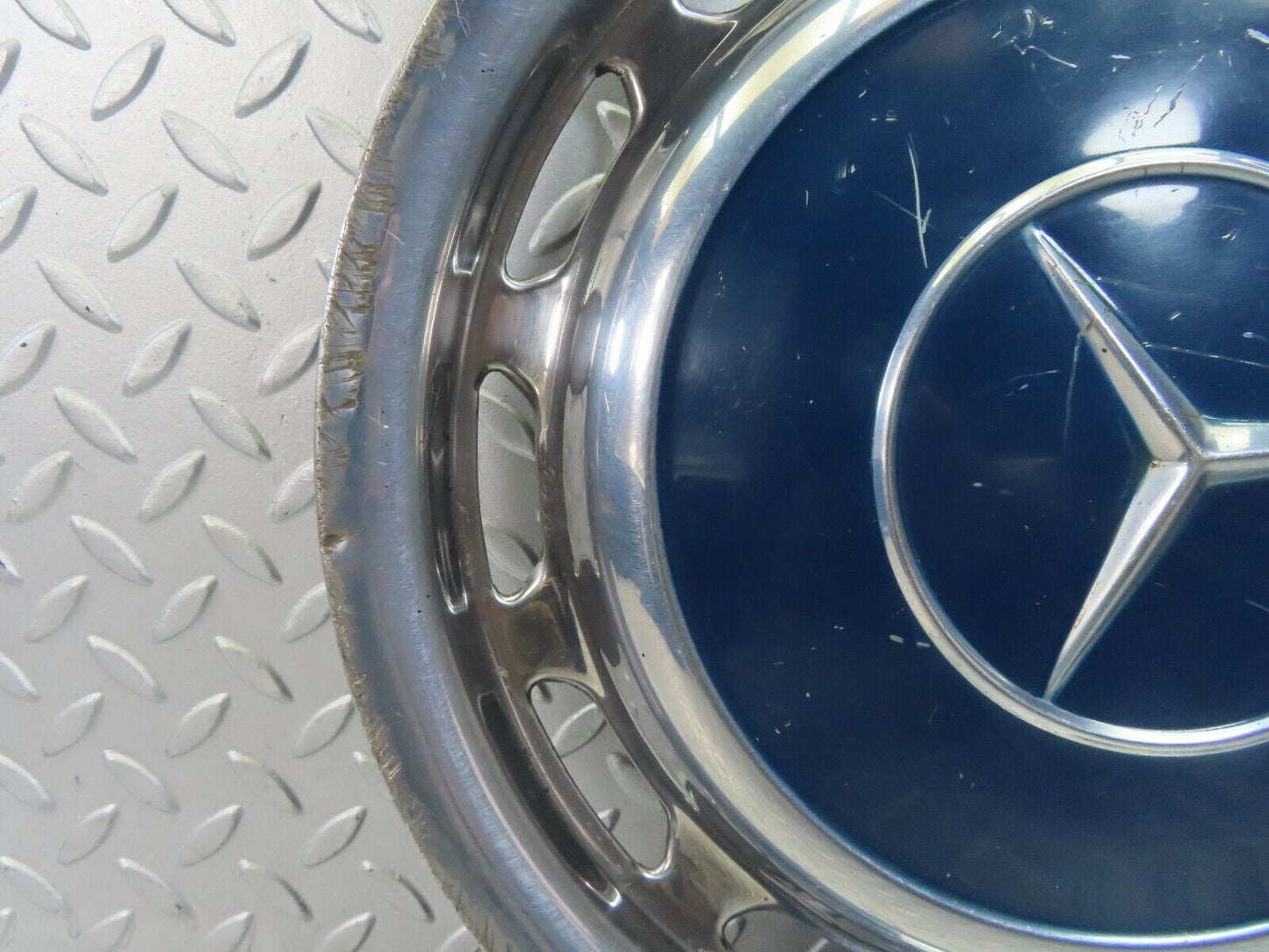 8399 Mercedes-Benz Vintage Wheel Trim Hub Cap 14"