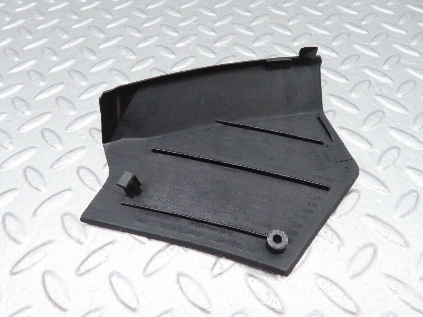 17924 Mercedes-Benz W123 200 Dashboard Speaker Cover Grill Left