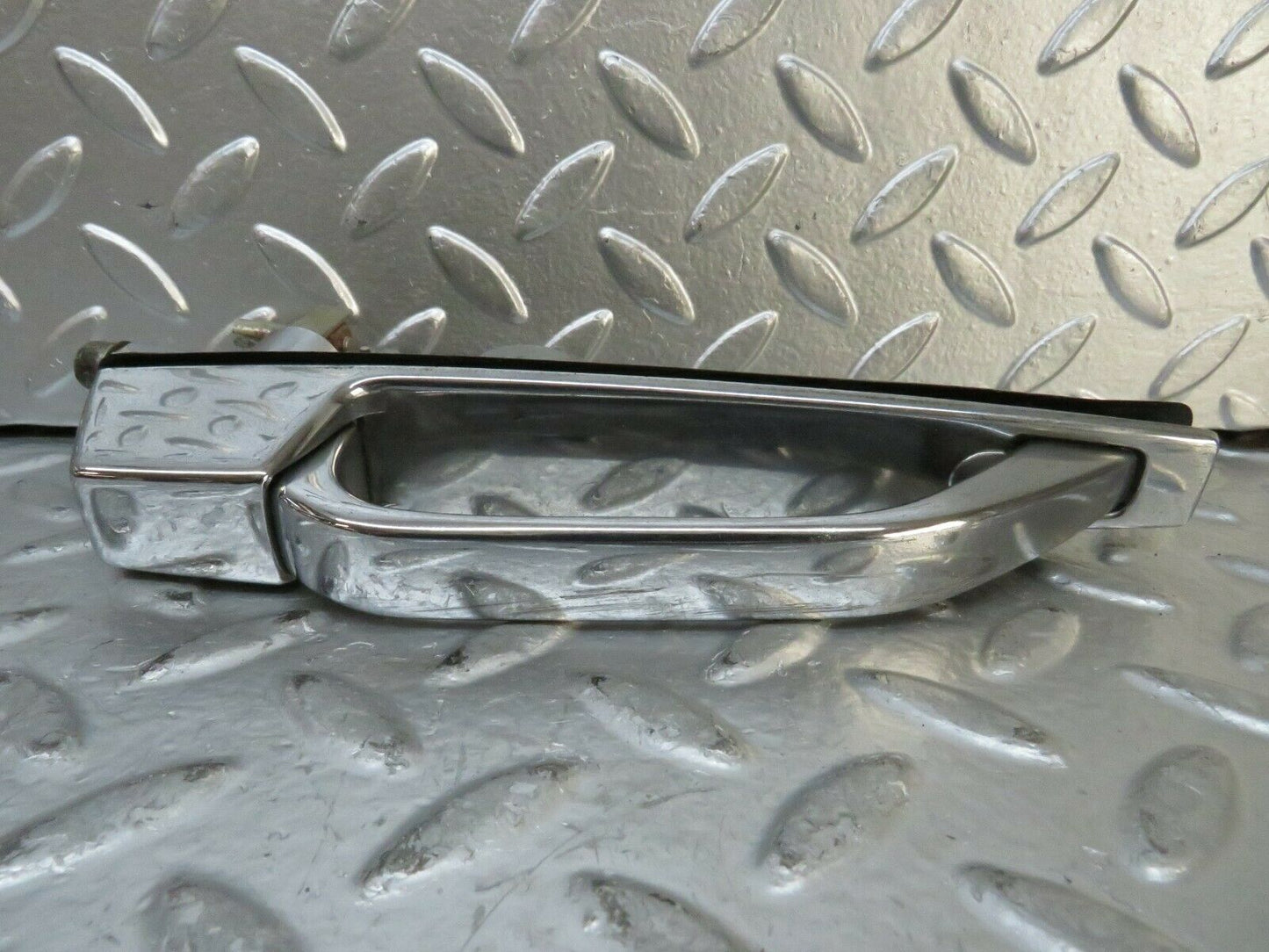 23722 Mercedes-Benz W116 350E Rear Exterior Door Handle 1167600059