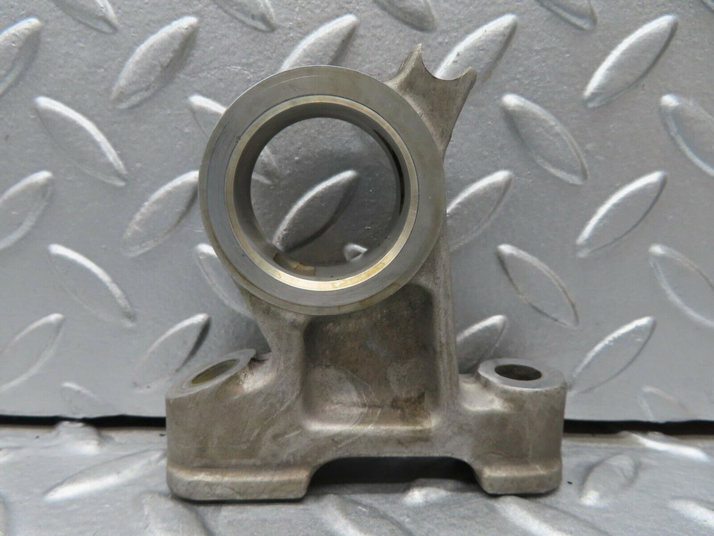 16548 Mercedes-Benz C107 350SLC Coupe Camshaft Tower Bearing 1160511810