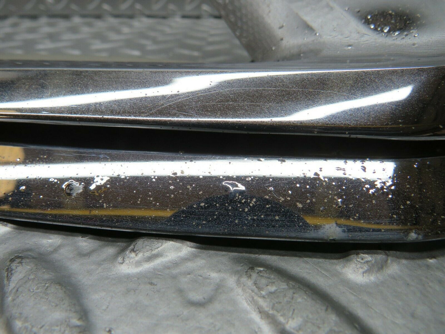 22732 Mercedes-Benz C107 450SLC Coupe Rear Window Trim Right 1076980289