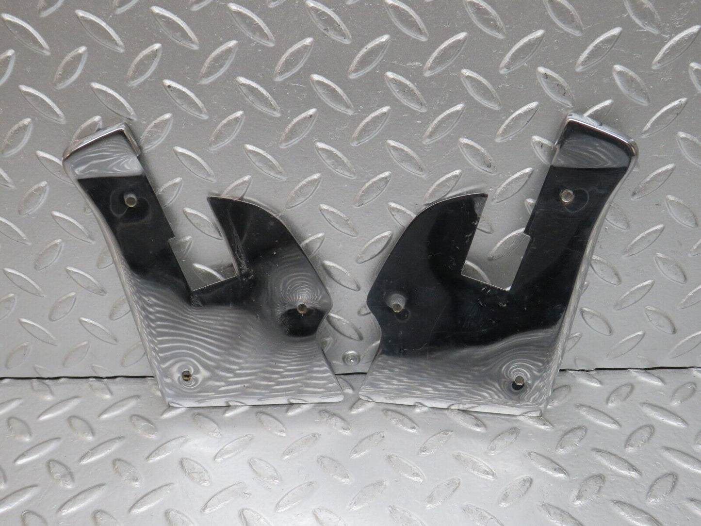 0726 Mercedes-Benz C107 350SLC Coupe  Door Chrome Trim Cover  Left And Right