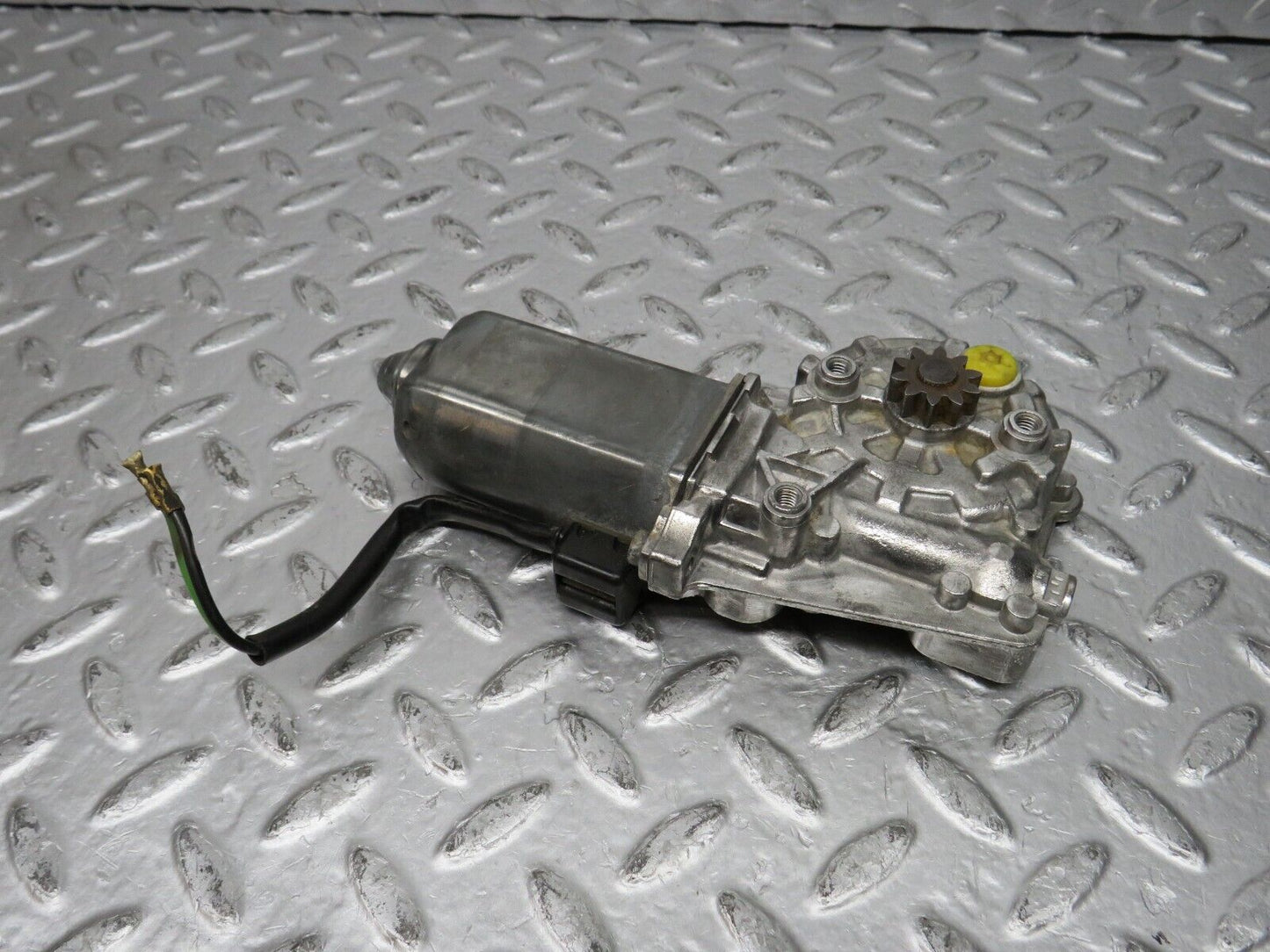 31196 Mercedes-Benz S124 220TE Window Regulator Motor Right Bosch 0130821285
