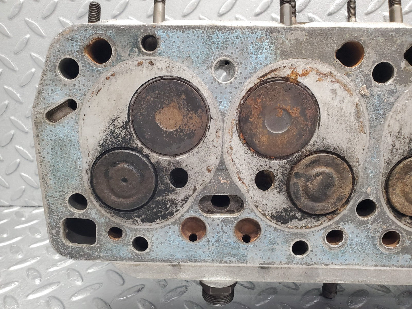 W112 cylinder head used OEM