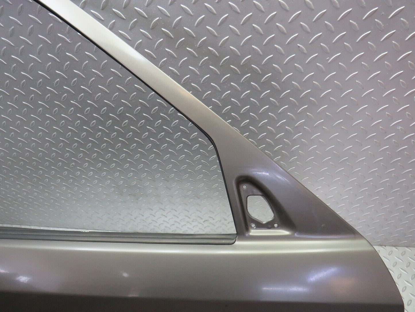 35336 Mercedes-Benz W124 Front Right Door