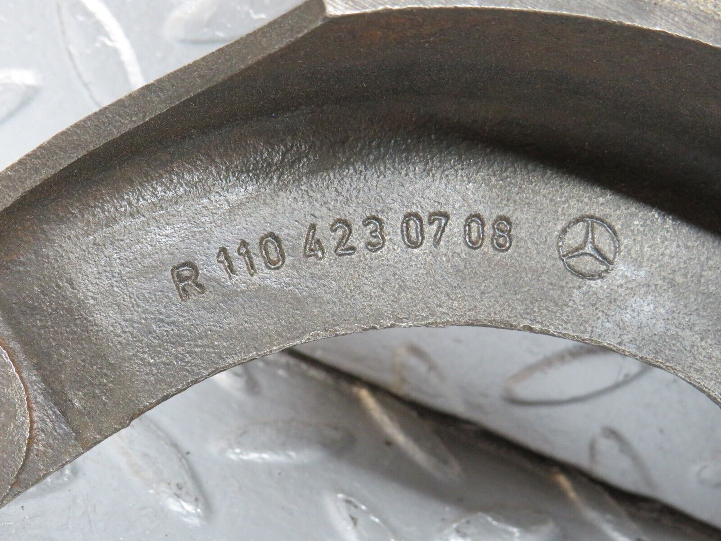 40502 Mercedes-Benz W110 230 Rear Brake Shoes 1104230808 1104230708