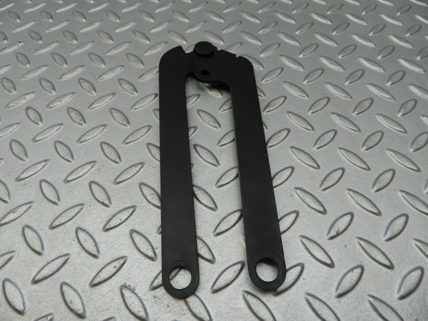 3622 Mercedes-Benz W115 220D Left Bonnet Hinge