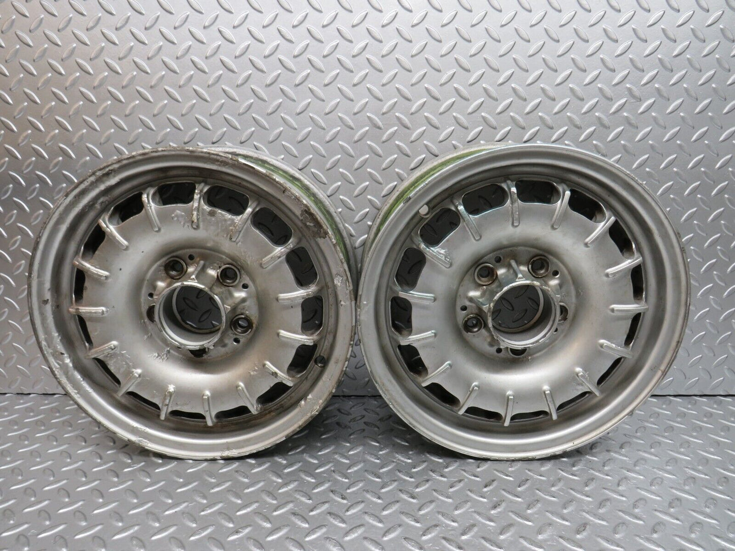 29620 Mercedes-Benz W123 Alloy Wheel Set Mexican Hat 5.5Jx14H2 ET30 1234001702