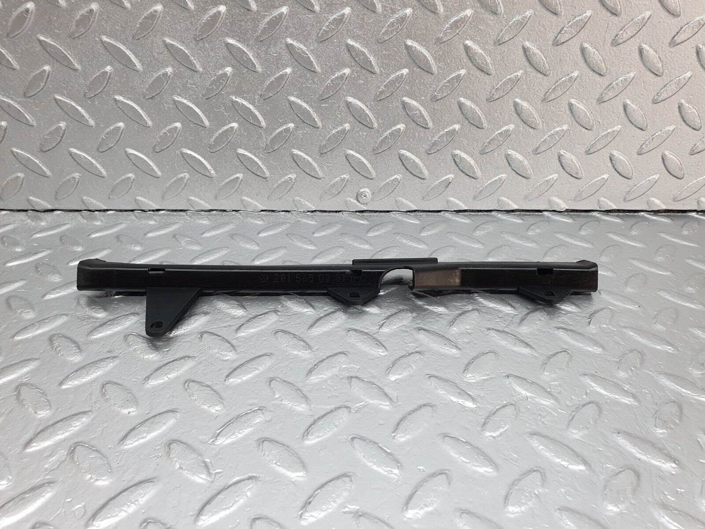42931 Mercedes-Benz W201 190 Wire Cover Bracket 2015460381