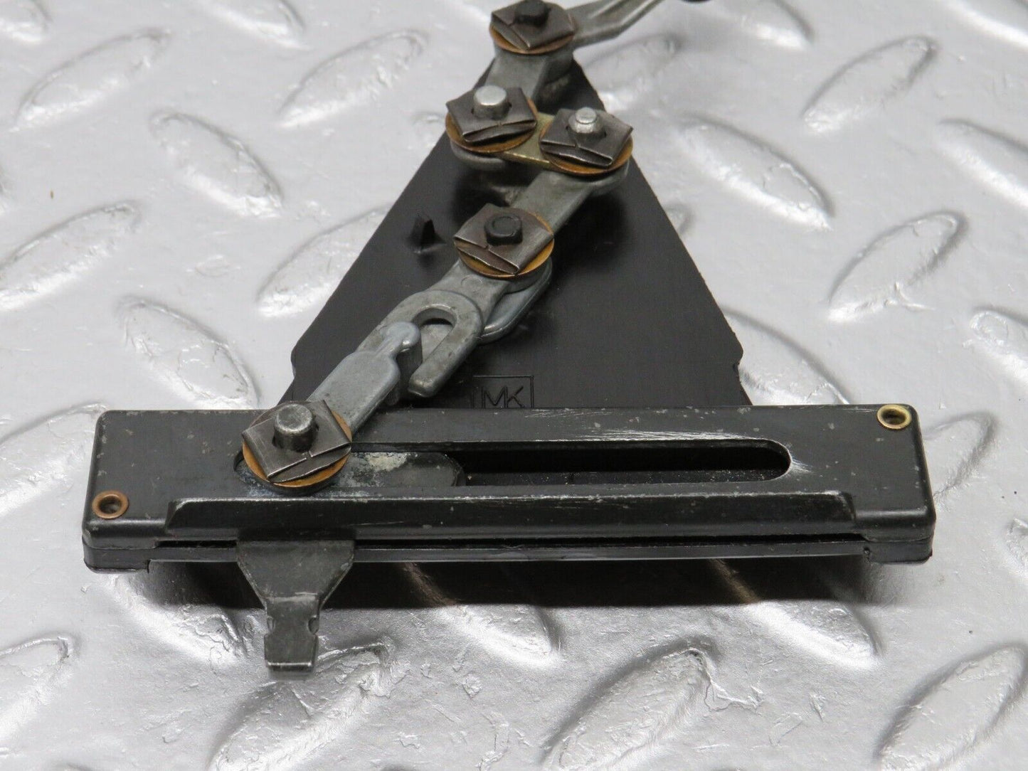 39124 Mercedes-Benz R107 500SL Coupe Heater Box Vacuum Actuator