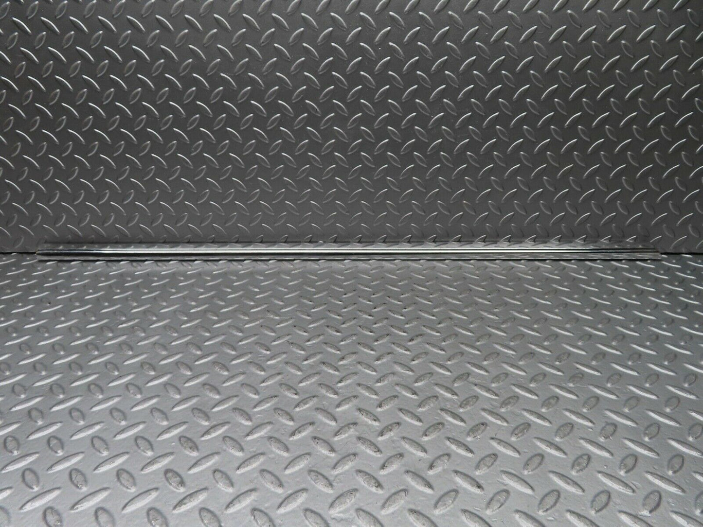 20471 Mercedes-Benz W114 280CE Coupe Right Door Chrome Moulding Trim