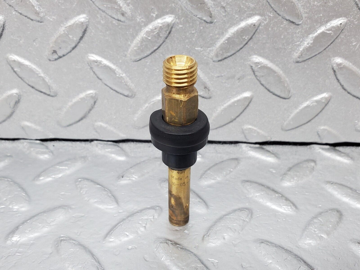 45340 Mercedes-Benz 280E M110.983 Fuel Injector Bosch 0437502047