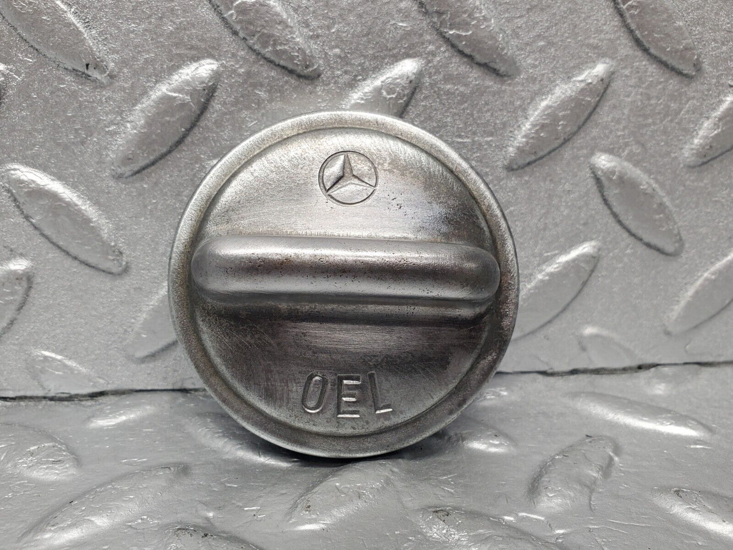 46663 Mercedes-Benz C123 280CE Coupe Engine Oil Filler Cap