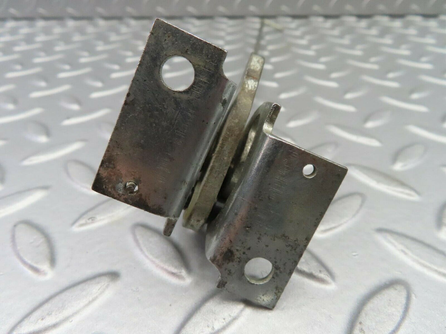6732 Mercedes-Benz S124 E220 Wagon Rear Seat Bench Locking Mechanism Right