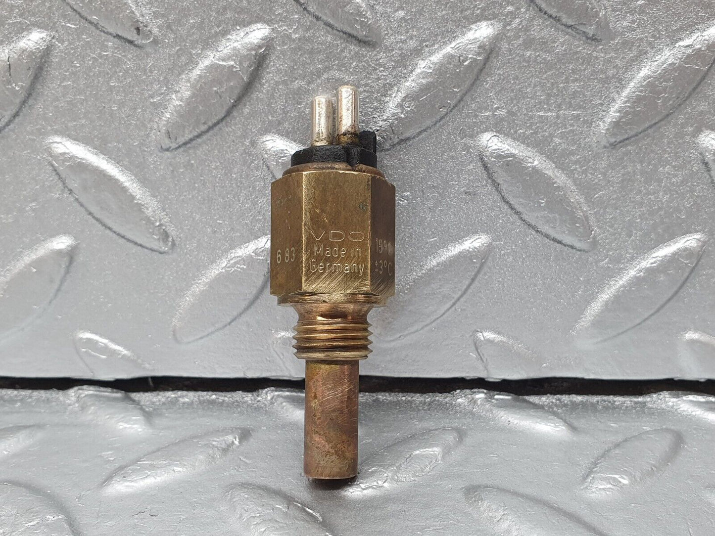 41331 Mercedes-Benz W123 280E Temperature Sensor VDO