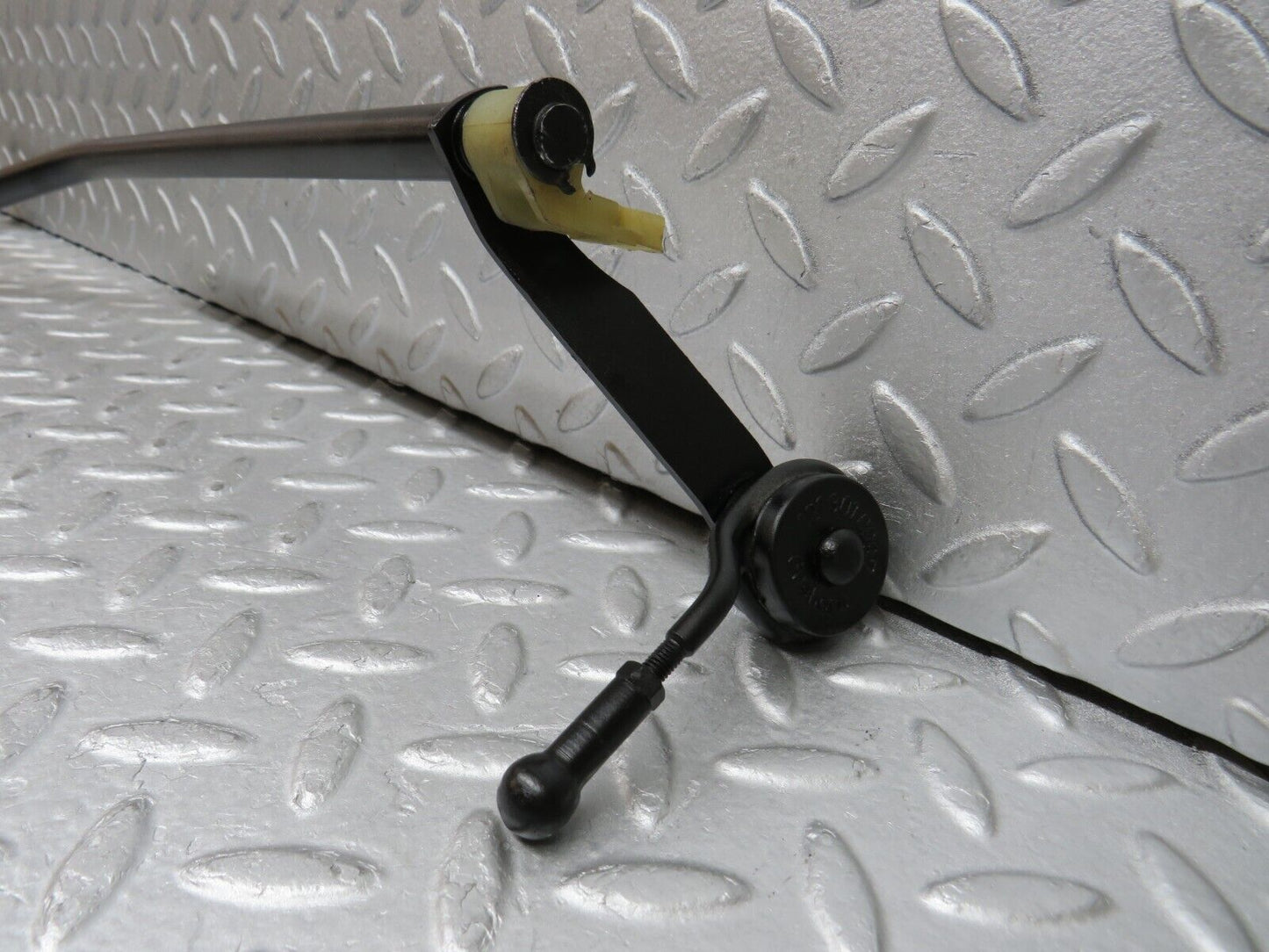 37482 Mercedes-Benz W109 300SEL Accelerator Pedal Linkage