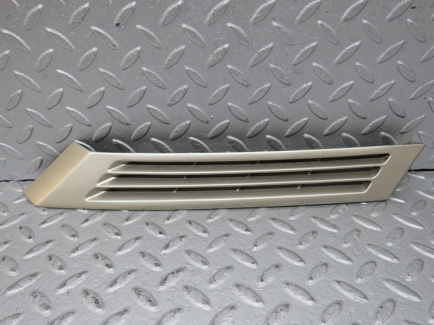 36499 Mercedes-Benz W201 190E 2.0L C Pillar Exterior Cover Right Side 2016980289