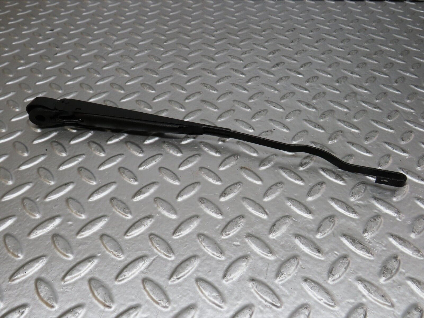 25428 Mercedes-Benz W123 200 Wiper Arm Bosch Right Side 3399990553