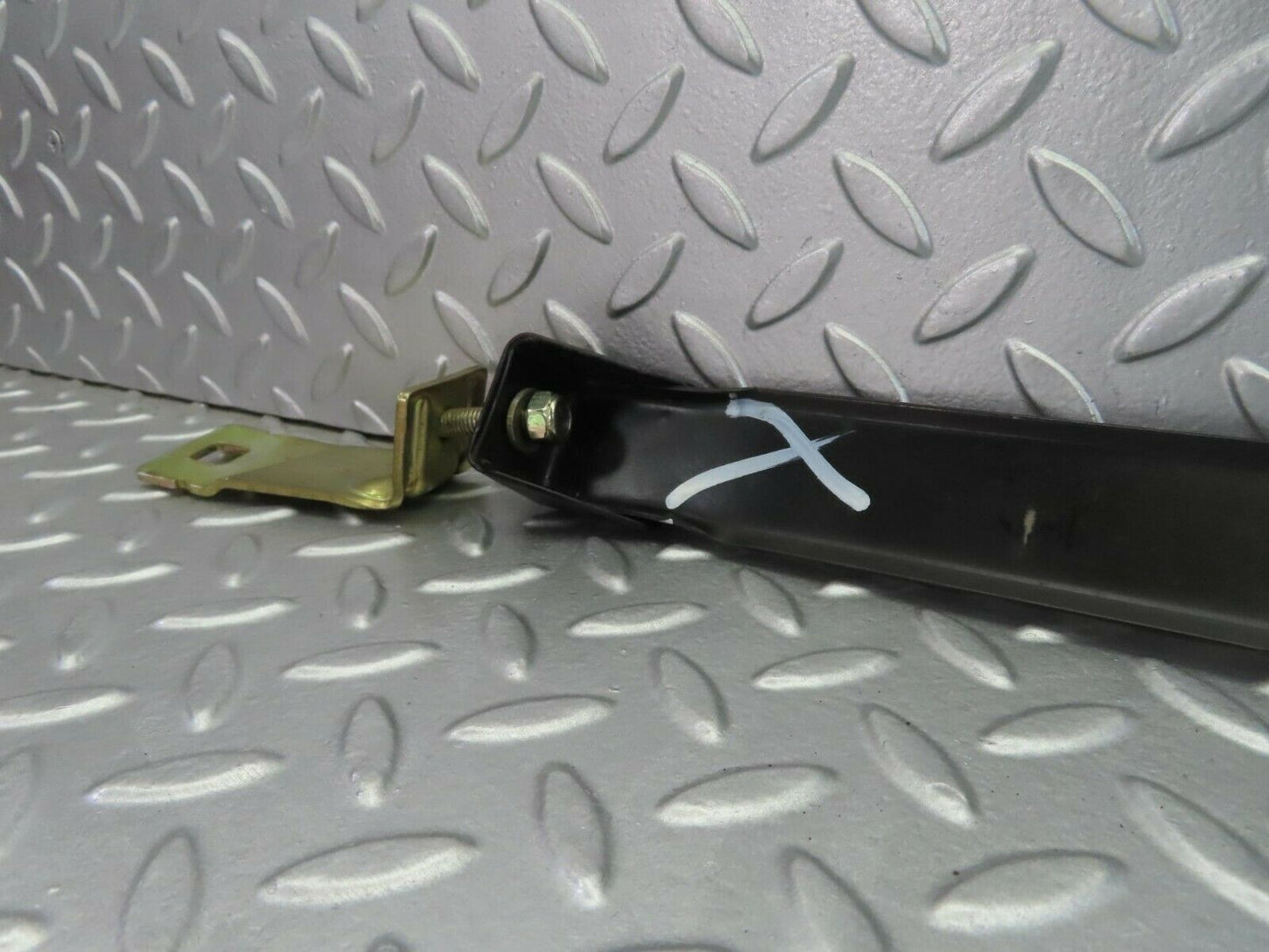 10657 Mercedes-Benz W201 190E Fuel Tank Tightening Strap 2014700040