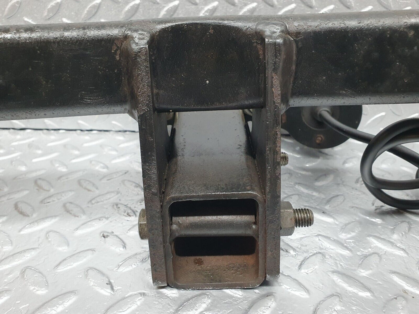 42122 Mercedes-Benz W202 C200 Genuine Tow Bars