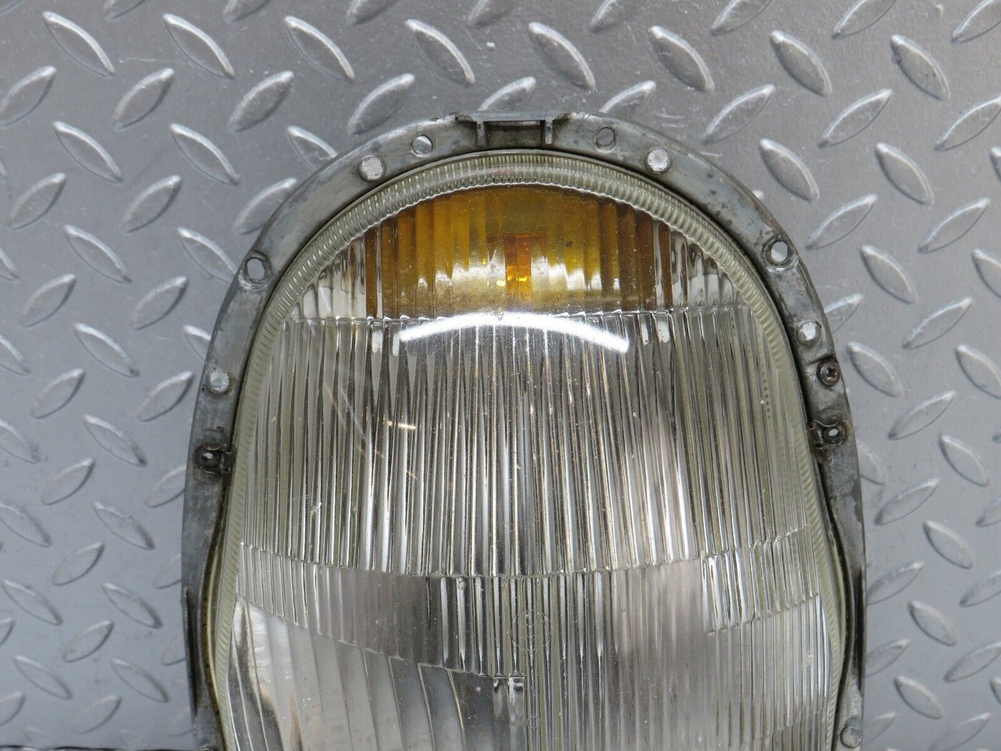 35864 Mercedes-Benz W108 Headlight Bosch 1305630023