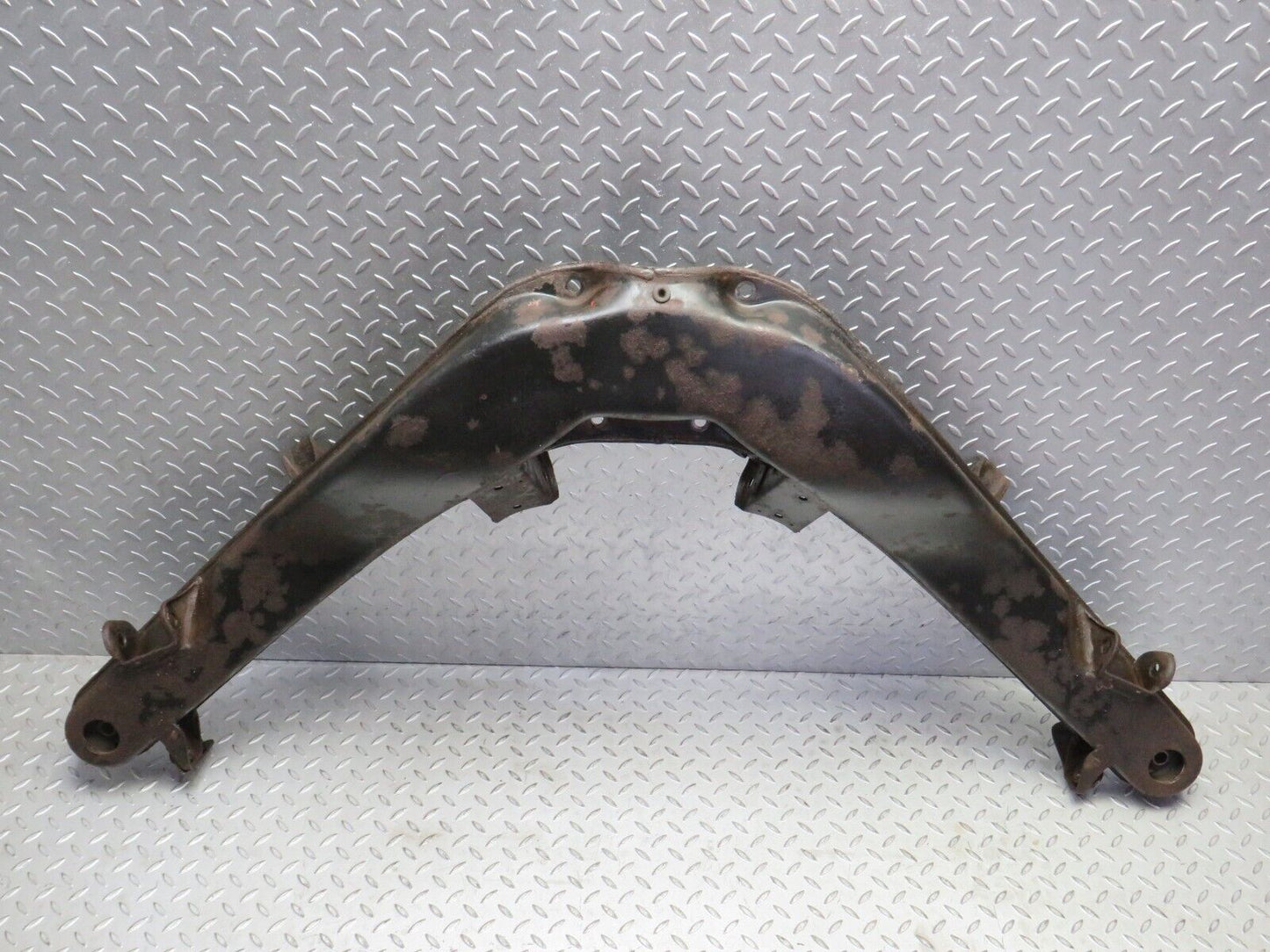 4089 Mercedes-Benz S123 200T Wagon Rear Subframe Axle Carrier Suspension