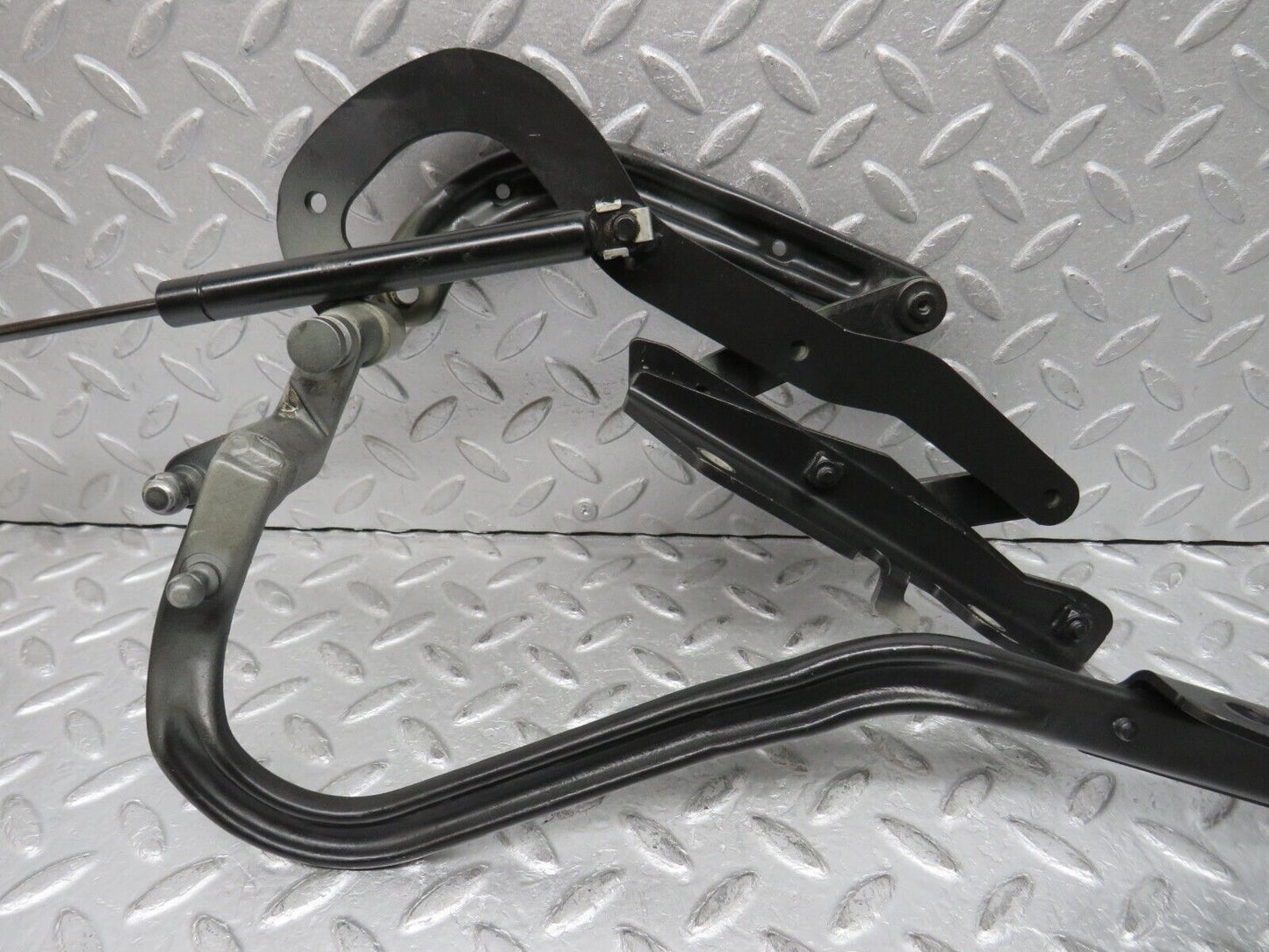 37852 Mercedes-Benz A124 320E Cabriolet Trunk Boot Soft Top Hinge Right Side