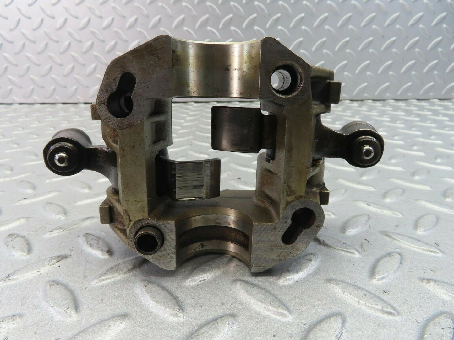 8574 Mercedes-Benz S123 Wagon Rocker Arms Camshaft Bearing Block 1020510110