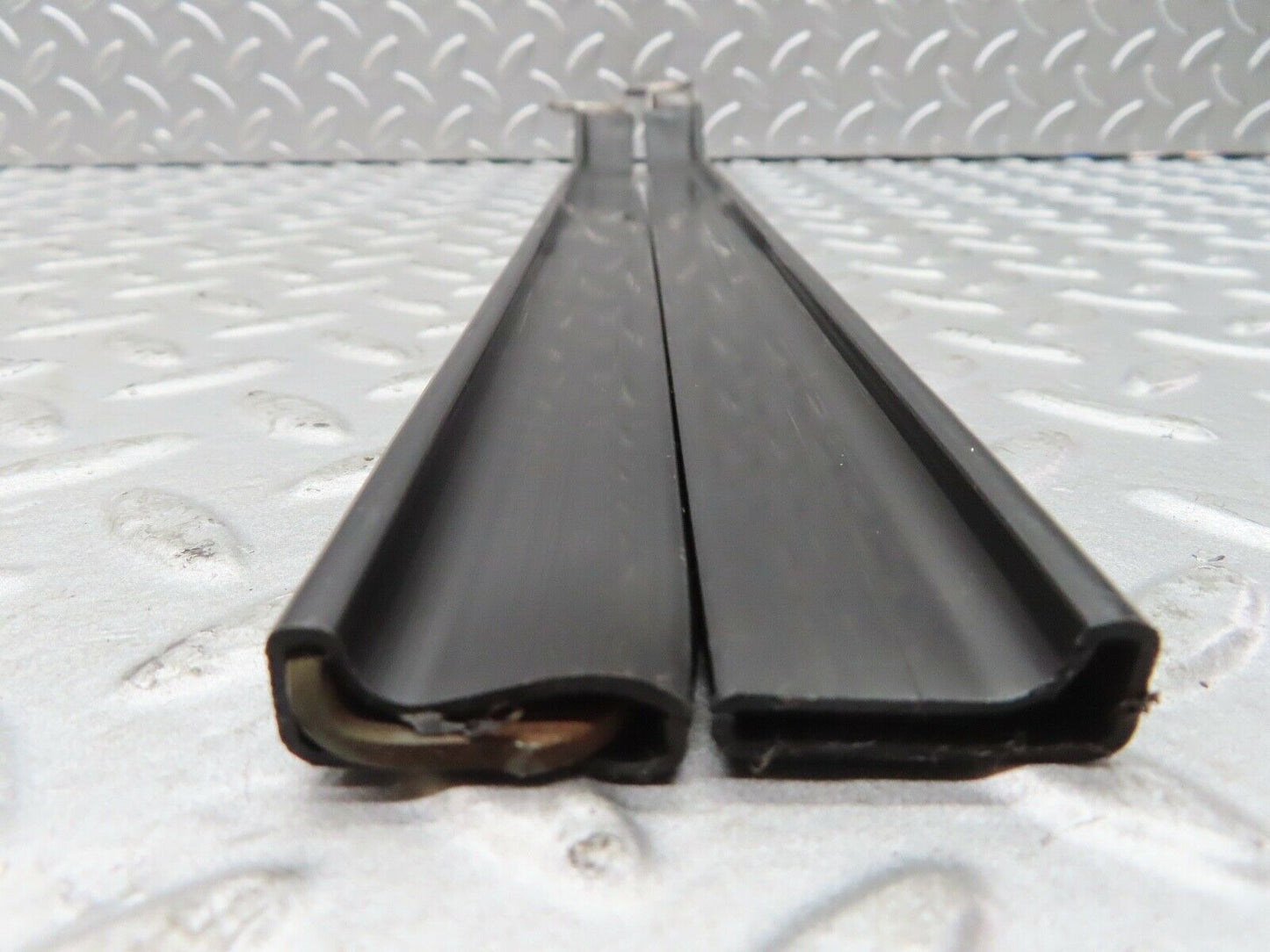 17692 Mercedes-Benz W116 450SEL Seat Belt Runner