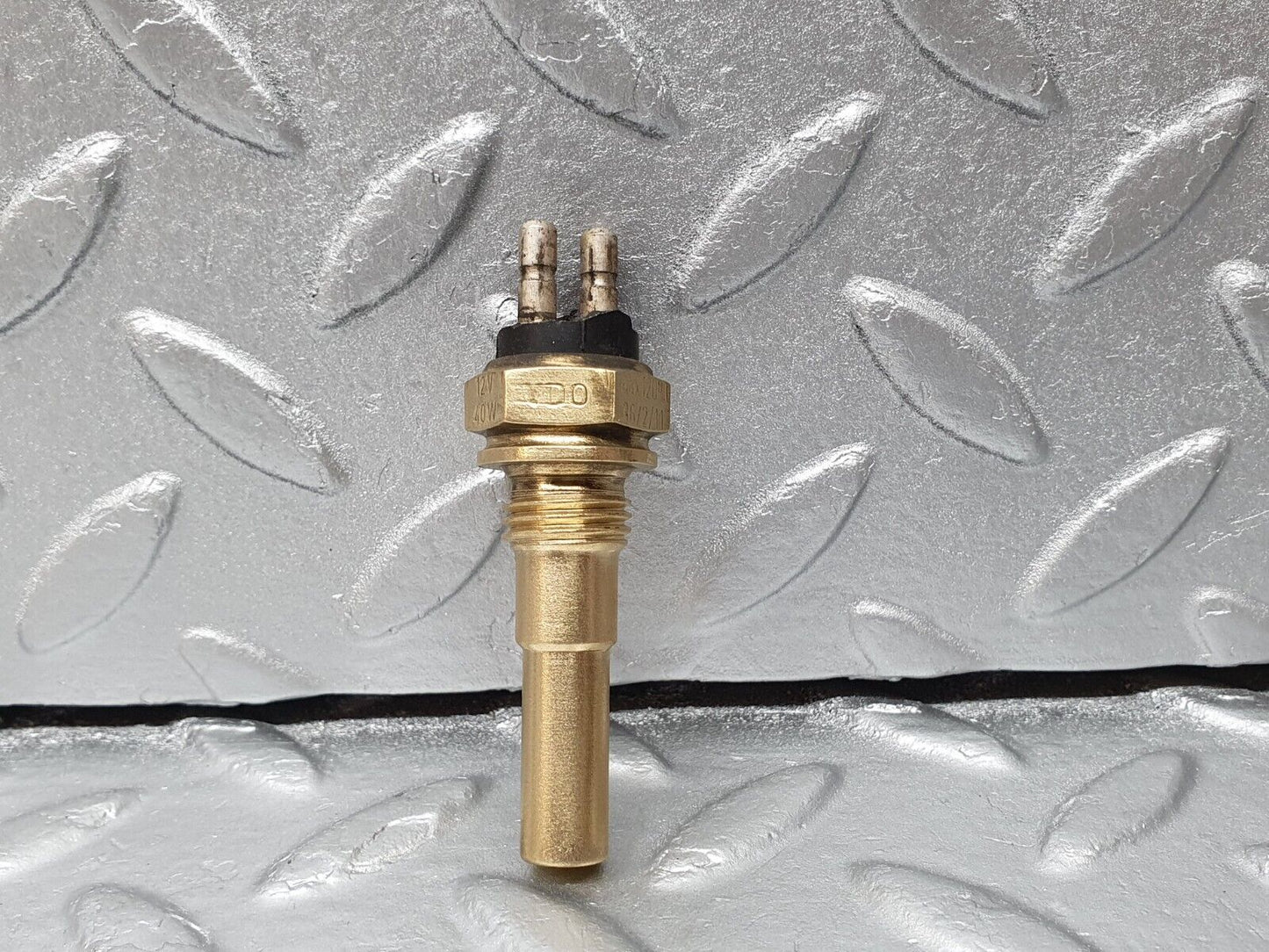 41354 Mercedes-Benz R107 Coupe Coolant Temperature Sensor VDO