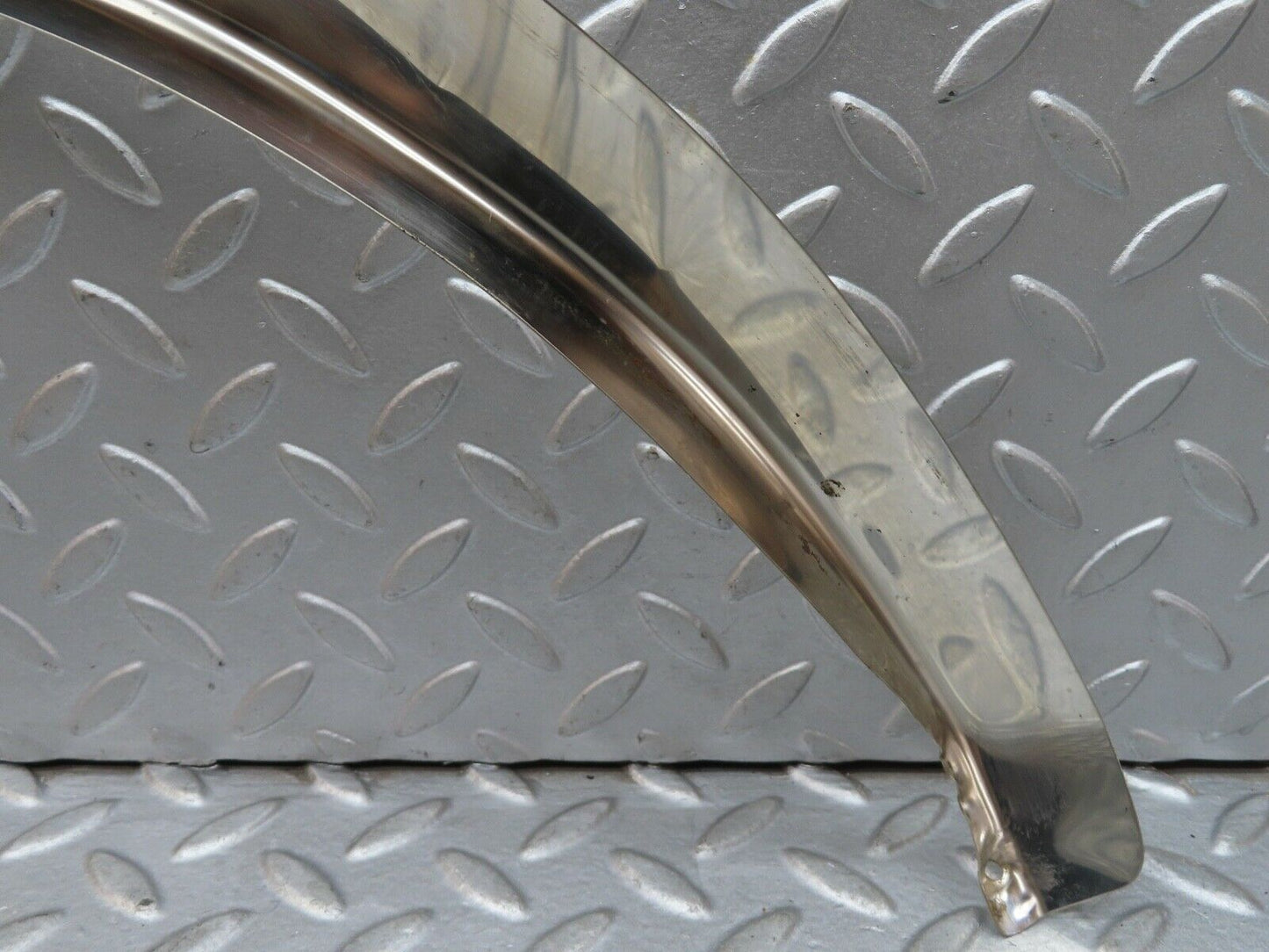 17677 Mercedes-Benz W116 450SEL  Front Left Wheel Arch Chrome Trim