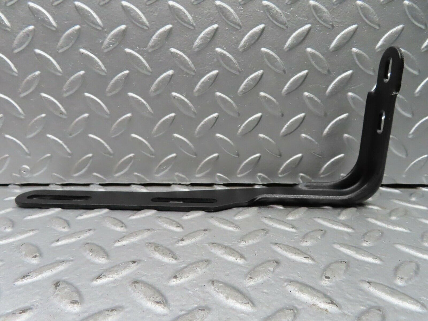 20378 Mercedes-Benz W114 280CE Coupe Exhaust Bracket