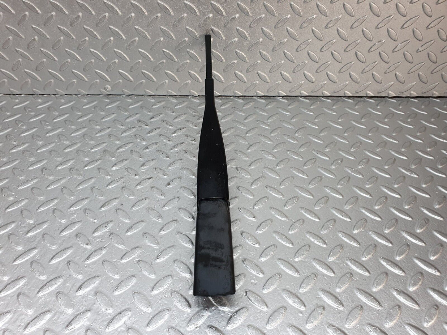 41586 Mercedes-Benz W124 200E Wiper Arm